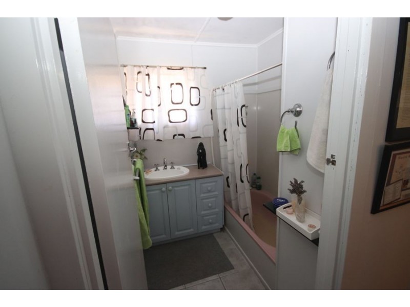 39 Cooke Street, Goombungee QLD 4354