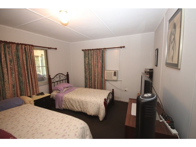 39 Cooke Street, Goombungee QLD 4354
