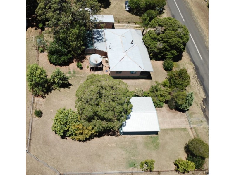 39 Cooke Street, Goombungee QLD 4354