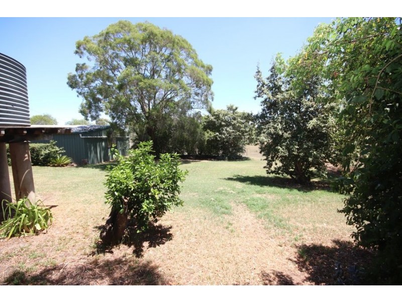 39 Cooke Street, Goombungee QLD 4354