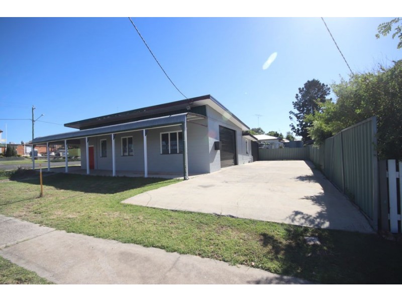 22 Toowoomba Road, Crows Nest QLD 4355