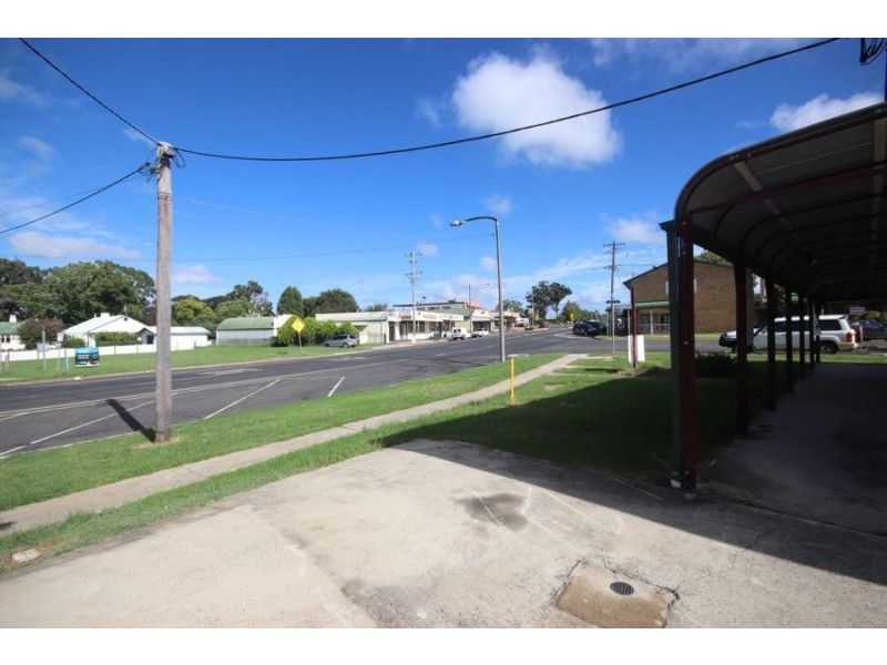 22 Toowoomba Road, Crows Nest QLD 4355