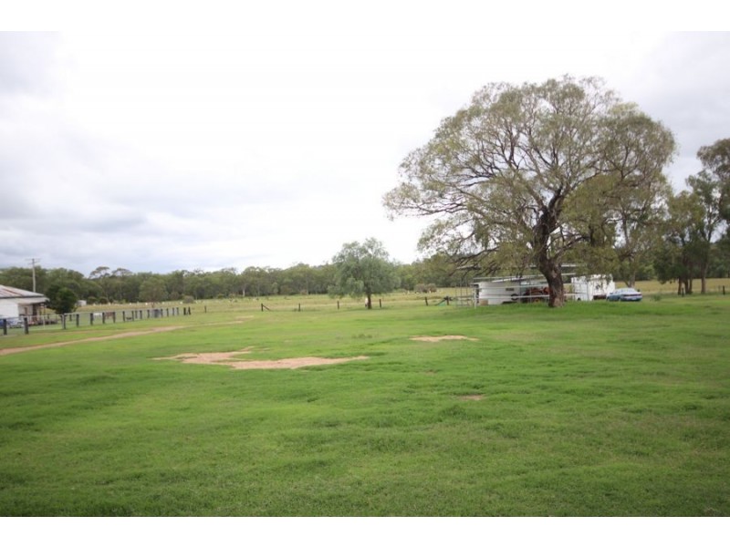 2027 Haden Peranga Road, Kulpi QLD 4352