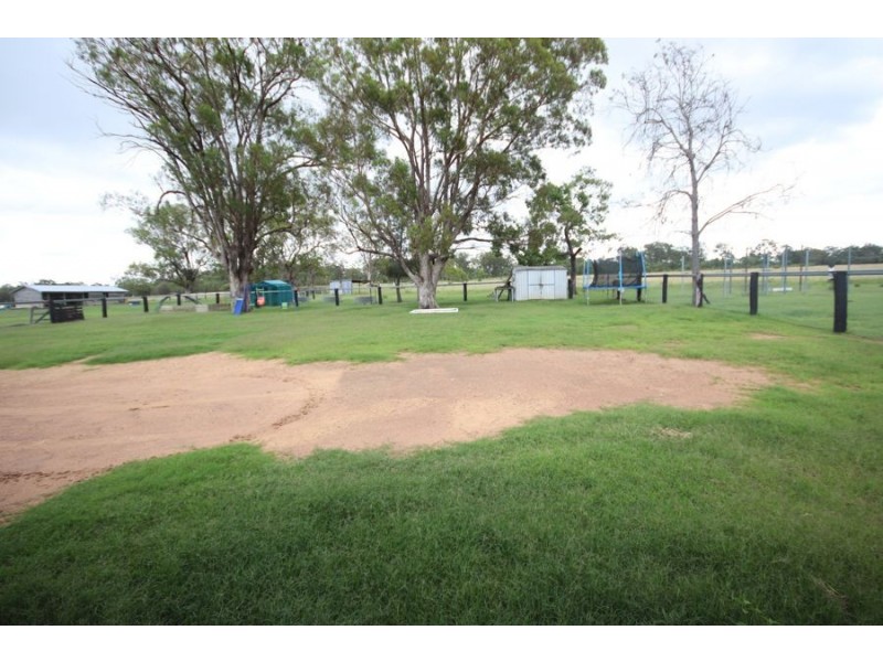 2027 Haden Peranga Road, Kulpi QLD 4352