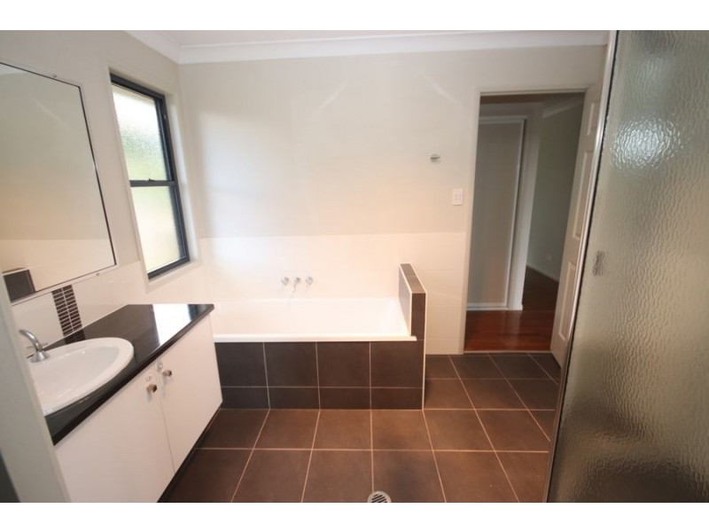 86 Forest Drive, Hampton QLD 4352