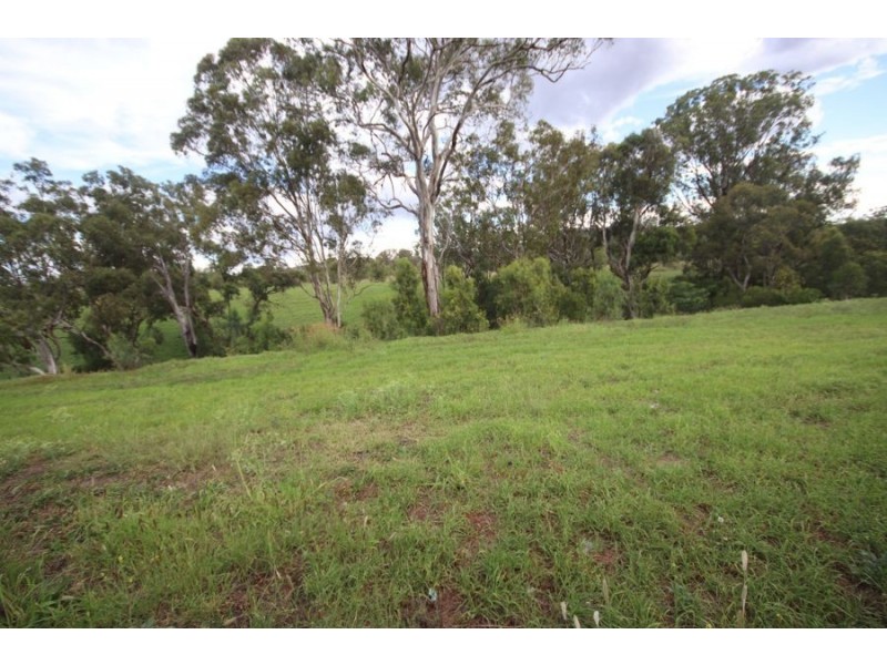 38 Balaroo Drive, Glenvale QLD 4350