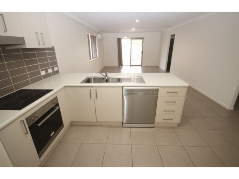 38 Balaroo Drive, Glenvale QLD 4350