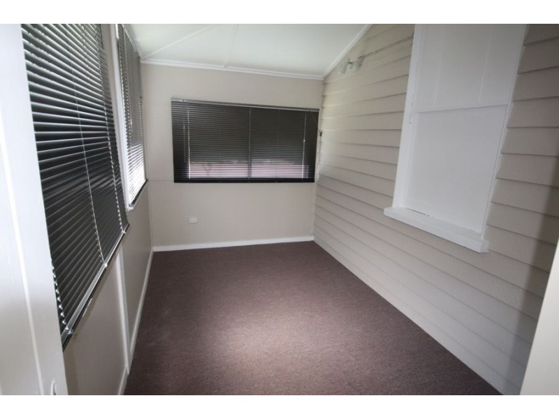 14 John Street, Crows Nest QLD 4355