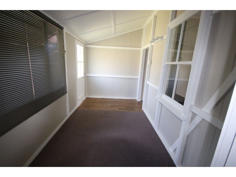 14 John Street, Crows Nest QLD 4355