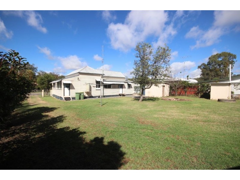 14 John Street, Crows Nest QLD 4355