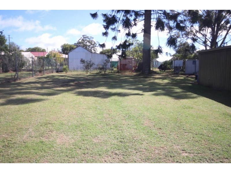 14 John Street, Crows Nest QLD 4355