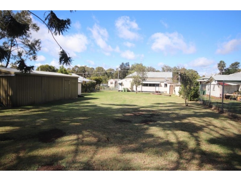 14 John Street, Crows Nest QLD 4355