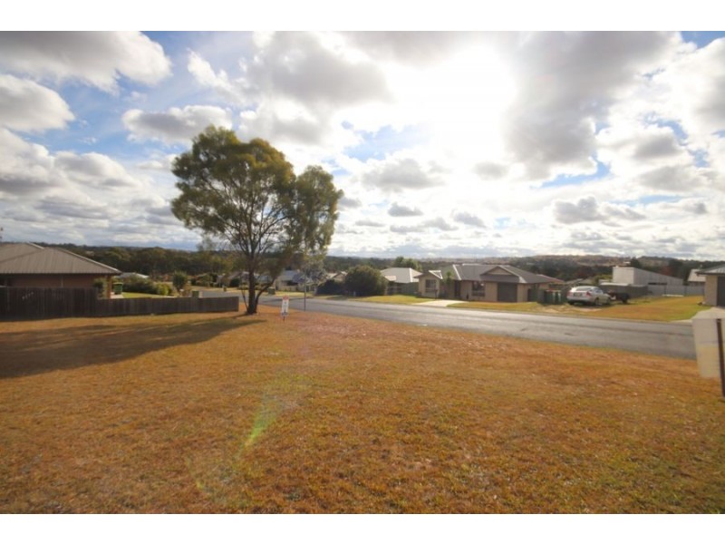 5 Vicky Avenue, Crows Nest QLD 4355