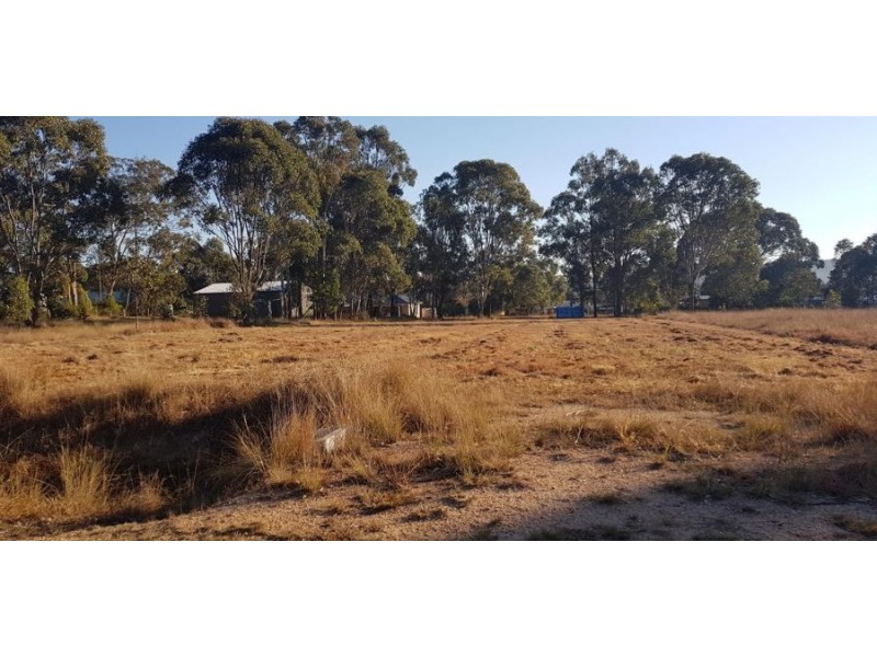 6 Chas Road, Crows Nest QLD 4355