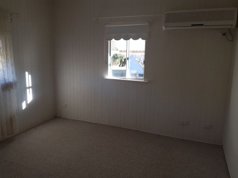 16 John Street, Crows Nest QLD 4355