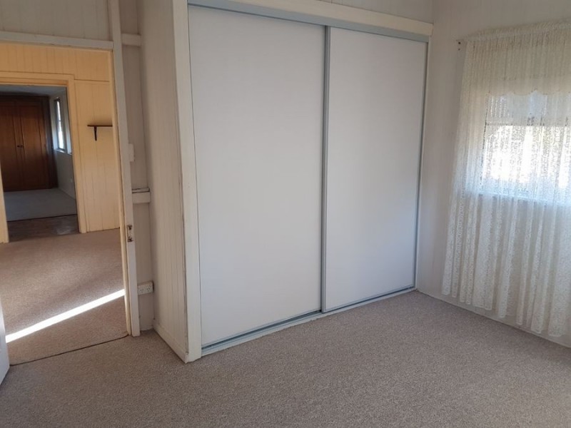 16 John Street, Crows Nest QLD 4355