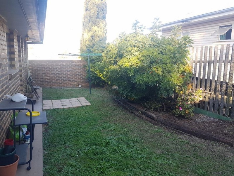 4/7 Stradbroke Street, Rockville QLD 4350