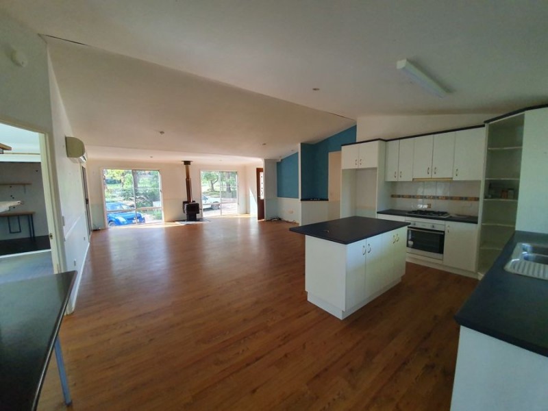 19 Pinnell Road, Crows Nest QLD 4355