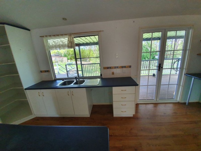 19 Pinnell Road, Crows Nest QLD 4355
