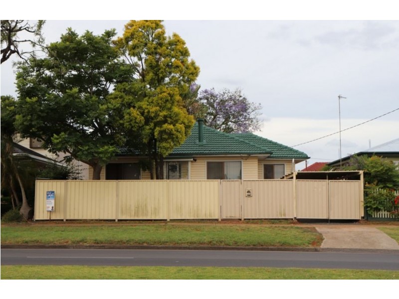 325 James Street, Newtown QLD 4350