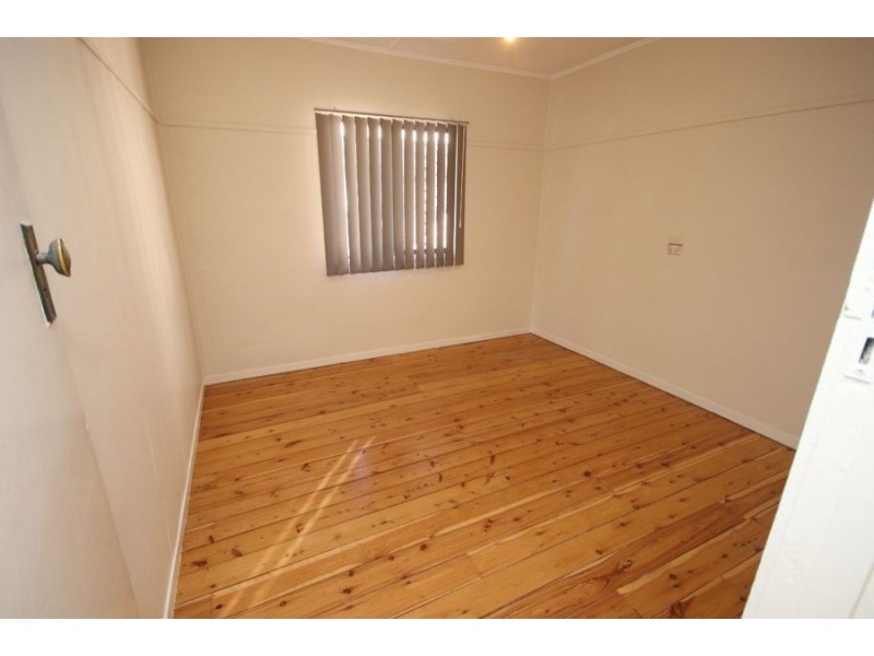 325 James Street, Newtown QLD 4350