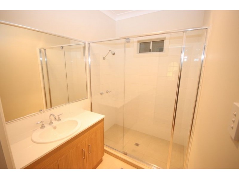 325 James Street, Newtown QLD 4350