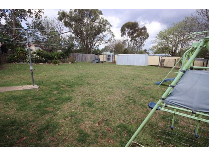 17 Albert Street, Crows Nest QLD 4355