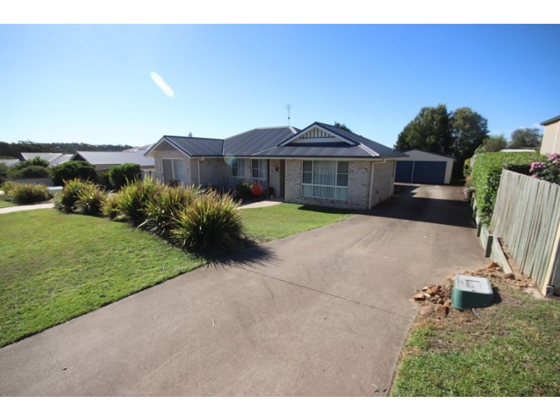 10 Vicky Avenue, Crows Nest QLD 4355