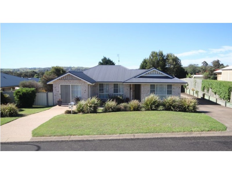 10 Vicky Avenue, Crows Nest QLD 4355