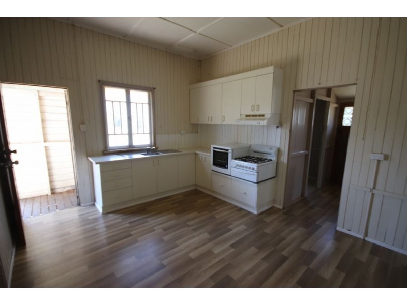 39 McNairn Road, Crows Nest QLD 4355