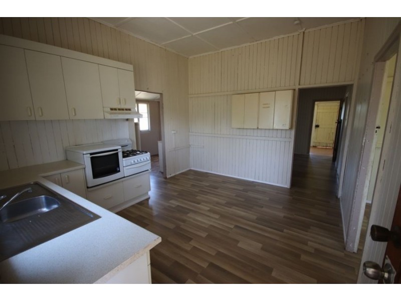 39 McNairn Road, Crows Nest QLD 4355