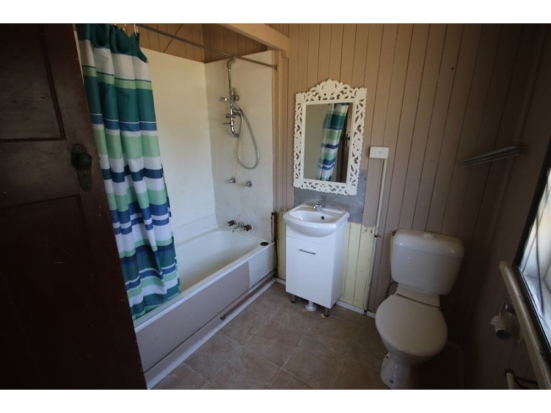 39 McNairn Road, Crows Nest QLD 4355