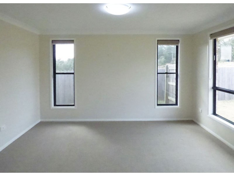 41 Naomi Drive, Crows Nest QLD 4355