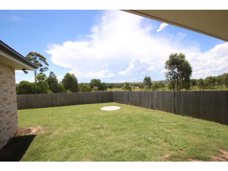 41 Naomi Drive, Crows Nest QLD 4355
