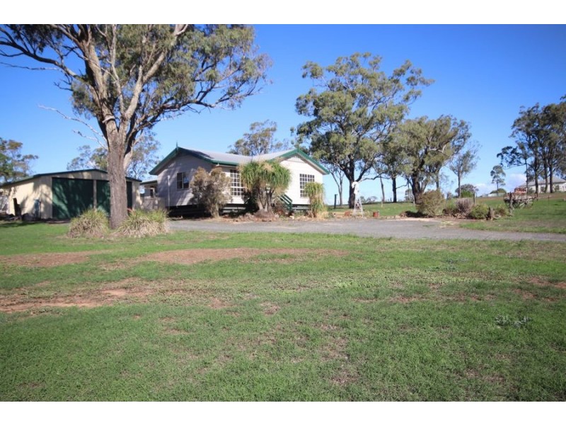 26 Peters Road, Meringandan West QLD 4352