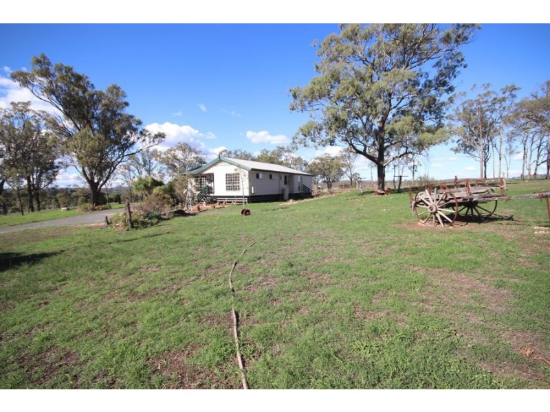 26 Peters Road, Meringandan West QLD 4352