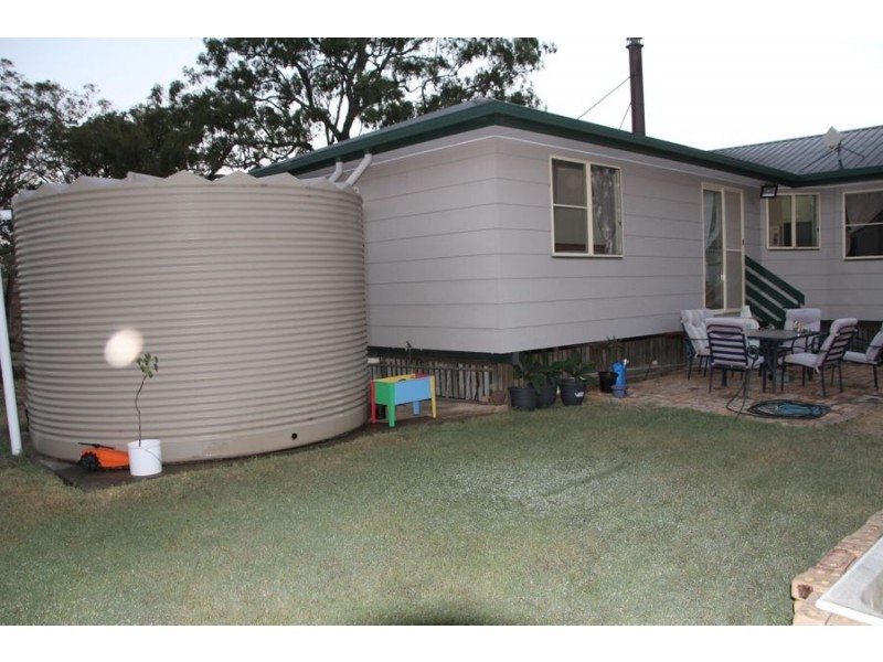 26 Peters Road, Meringandan West QLD 4352
