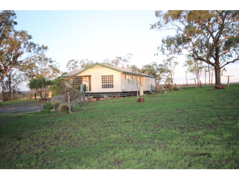 26 Peters Road, Meringandan West QLD 4352