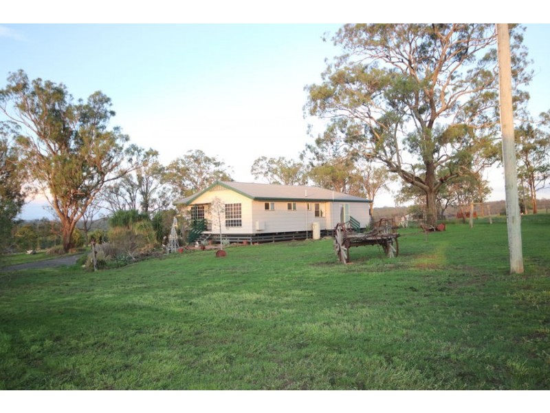 26 Peters Road, Meringandan West QLD 4352