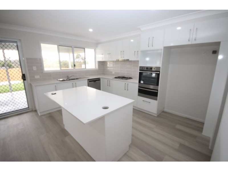 45 Naomi Drive, Crows Nest QLD 4355