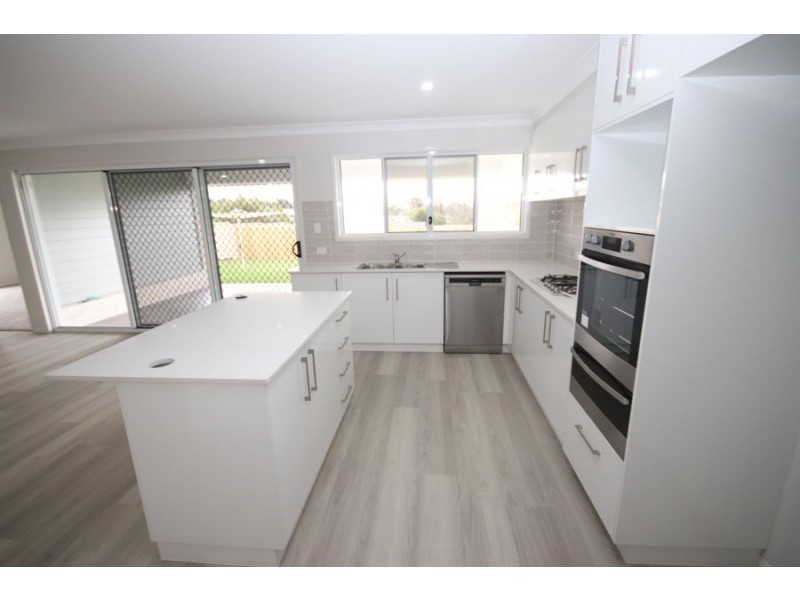 45 Naomi Drive, Crows Nest QLD 4355