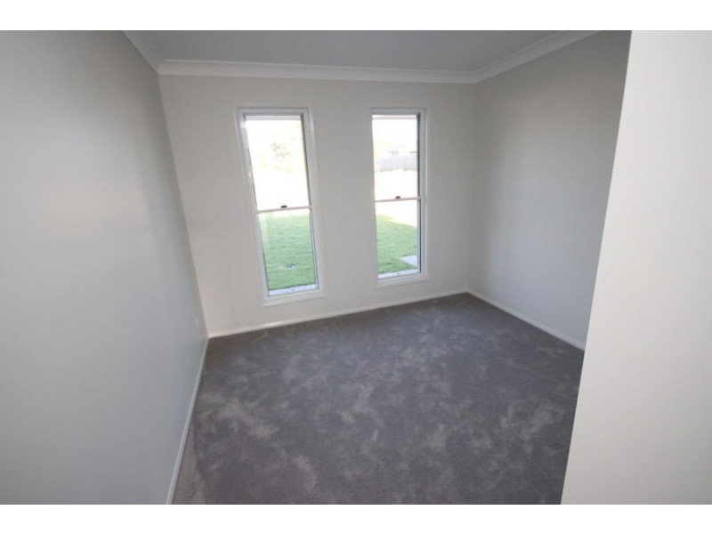 45 Naomi Drive, Crows Nest QLD 4355