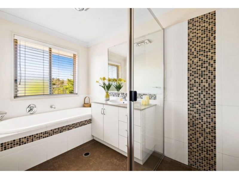 4 Angus Street, Highfields QLD 4352
