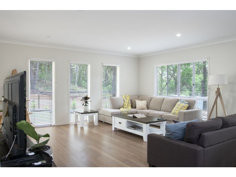 16 Chapman Street, Hampton QLD 4352