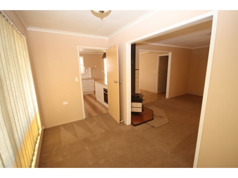 11 Nolan Street, Crows Nest QLD 4355