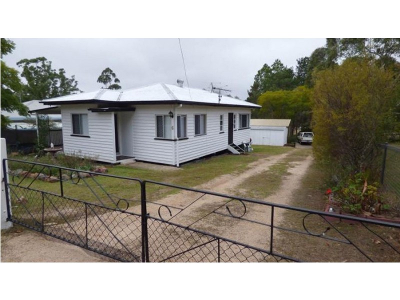 6 Andrews Road, Crows Nest QLD 4355