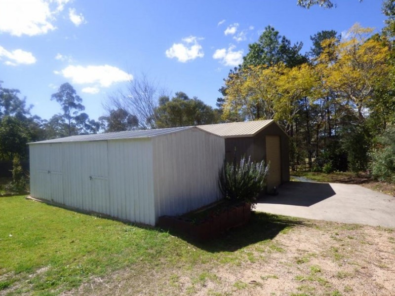 6 Andrews Road, Crows Nest QLD 4355