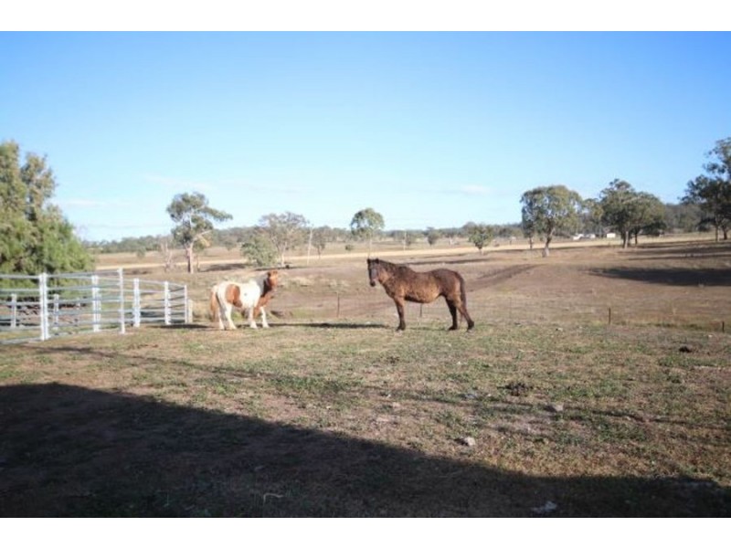 1507 Pechey-Maclagan Road, Goombungee QLD 4354