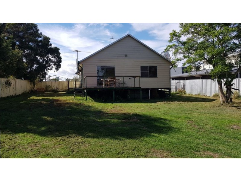 81 Mocatta Street, Goombungee QLD 4354
