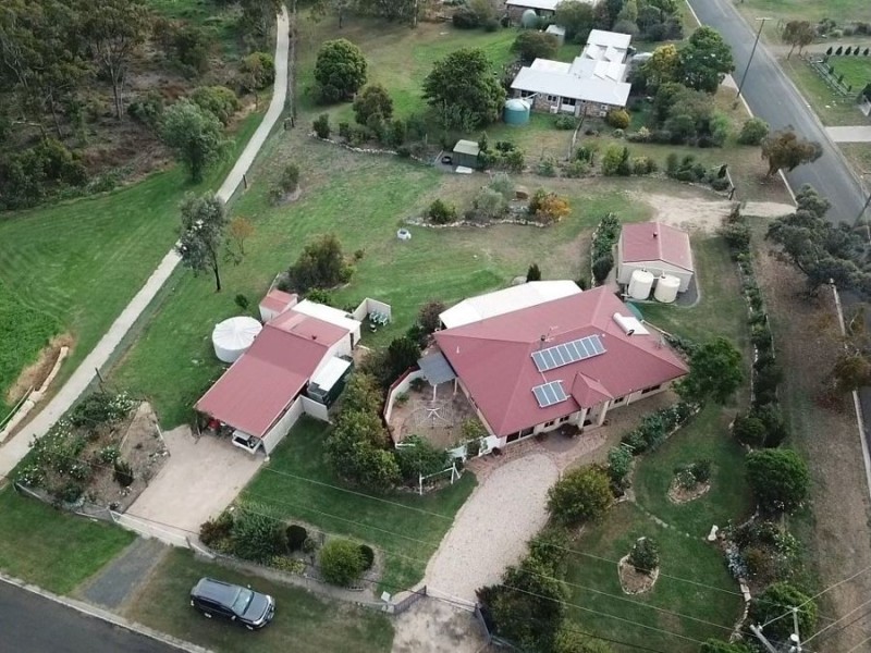 1 Lake Drive, Meringandan QLD 4352